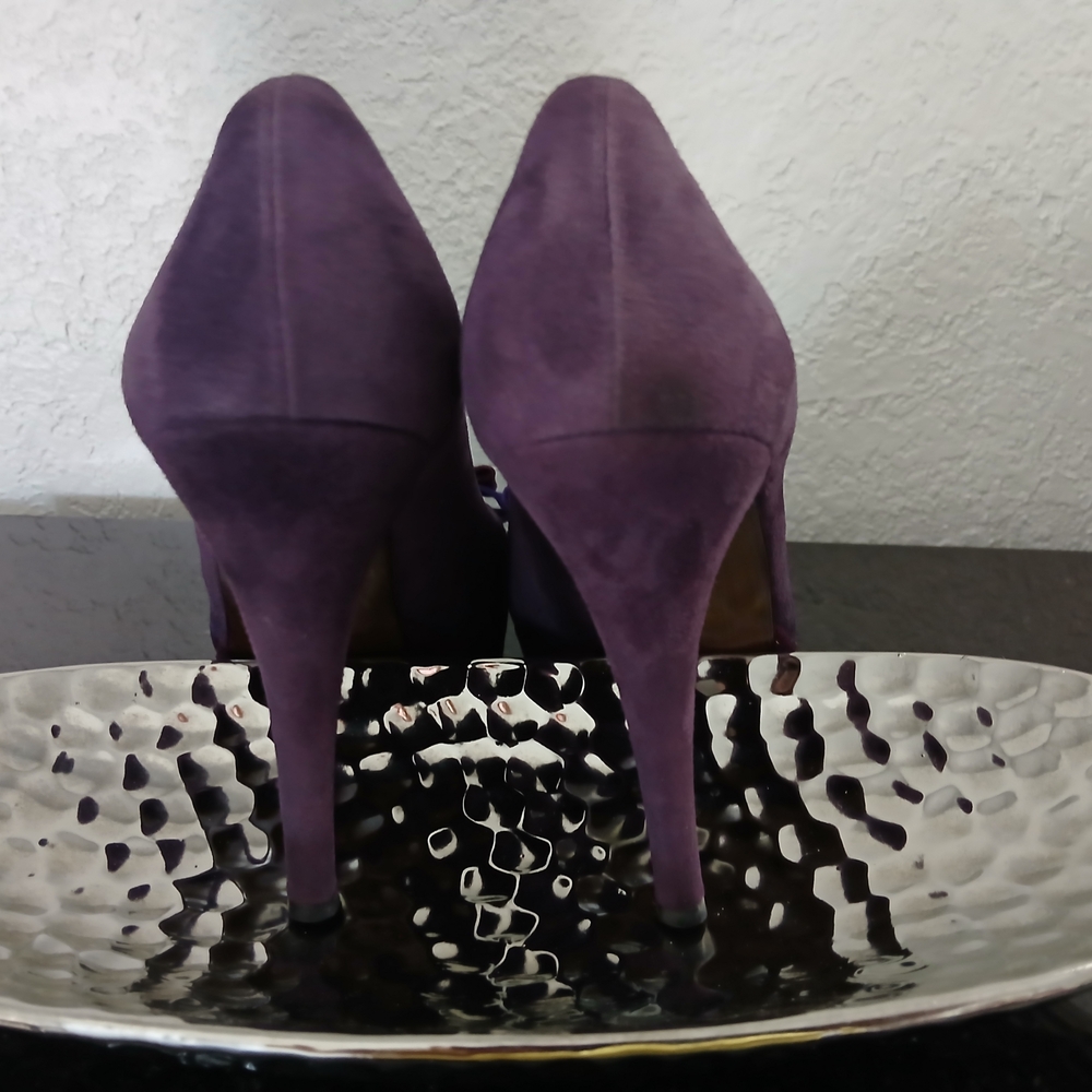 Stunning Purple Suede Bow Heels by Stuart Weitzman – Elegant Statement Pumps - Picture 7 of 16